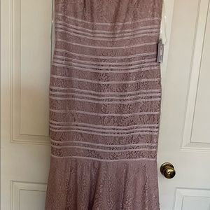 JJ collection , NWT, size 14 , Front Shoulder to hem 46in , back 58 inches.